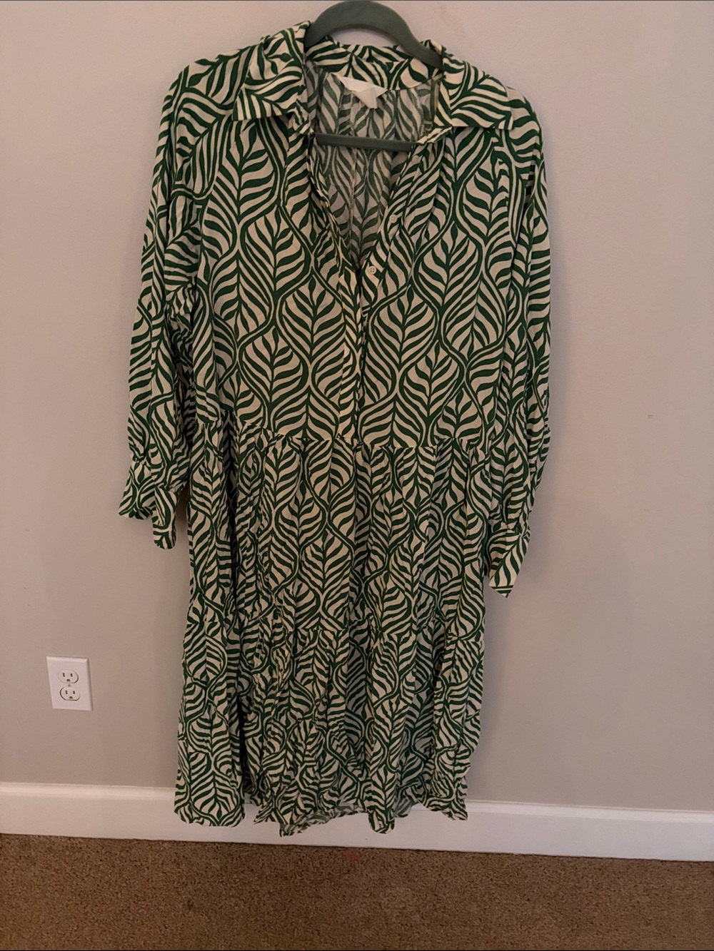 H&M Green and White Leaf-Print Midi Dress